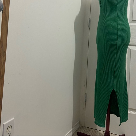 Forever 21 women green sleeveless stretch knit pullover dress. Size M. Used. - Picture 3 of 9